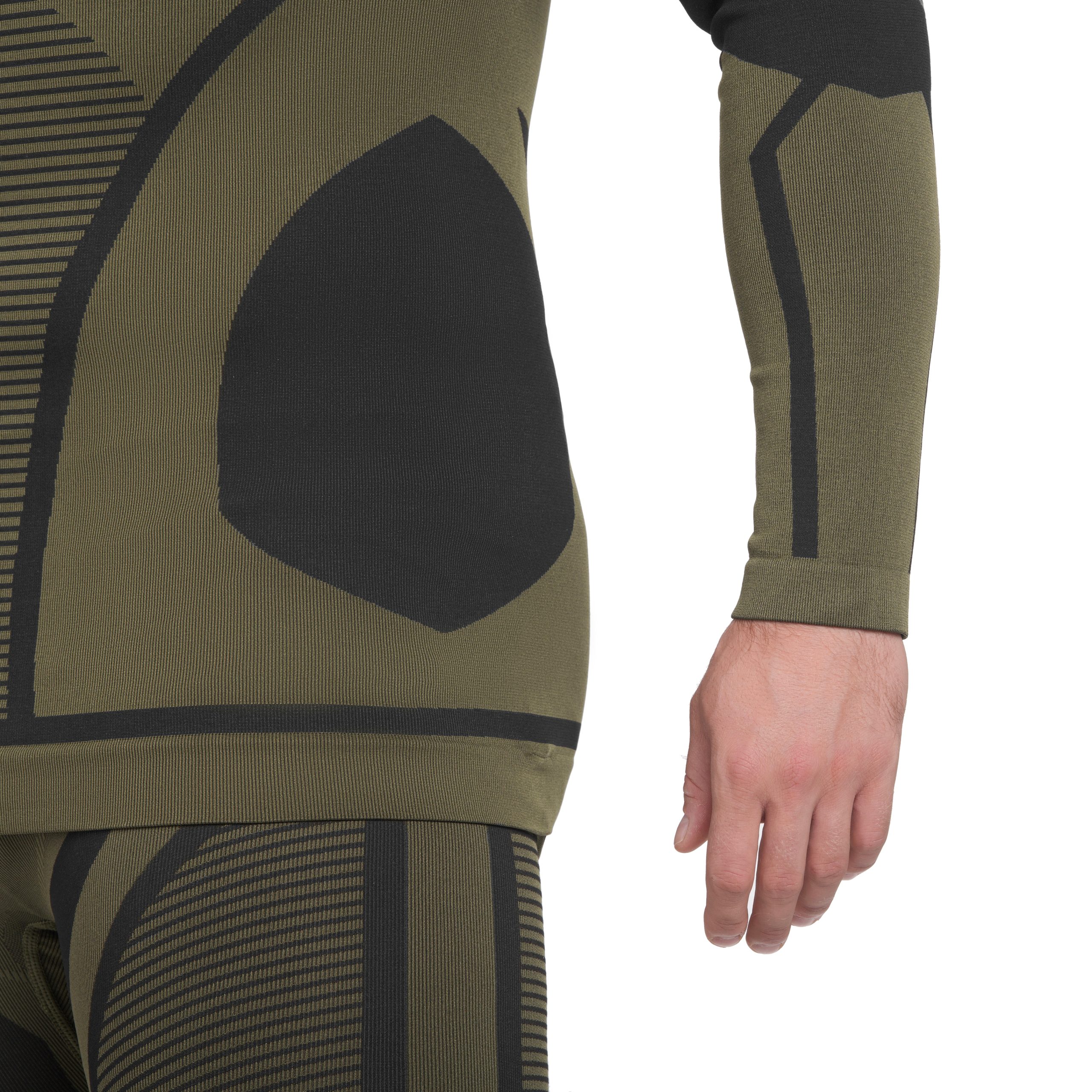 336030_bielizna-termoaktywna-mil-tec-4-way-stretch-performance-olive-widok-model-detal-rekaw